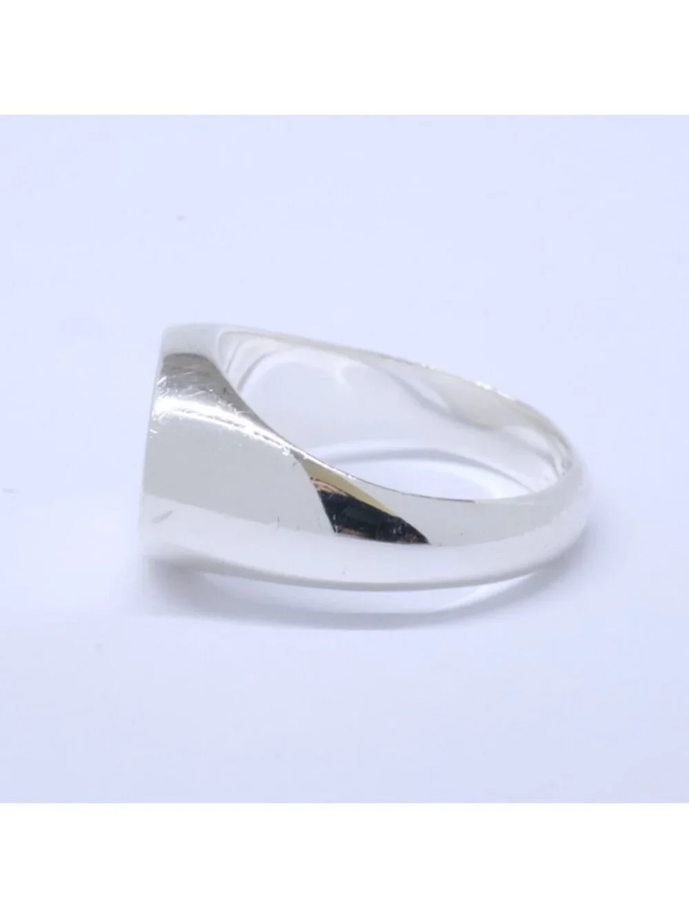 Gucci Trademark Oval 18